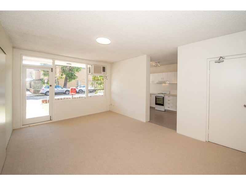 2/34 Barber Avenue, Eastlakes NSW 2018