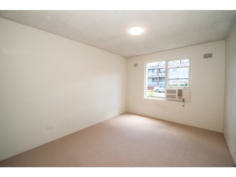 2/34 Barber Avenue, Eastlakes NSW 2018