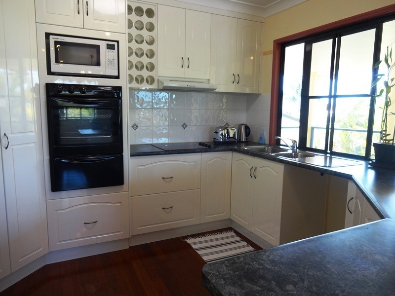 8 Murray Close, Eimeo QLD 4740