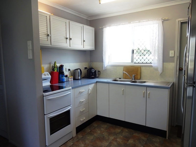 3 Lambrook Court, Alexandra QLD 4740