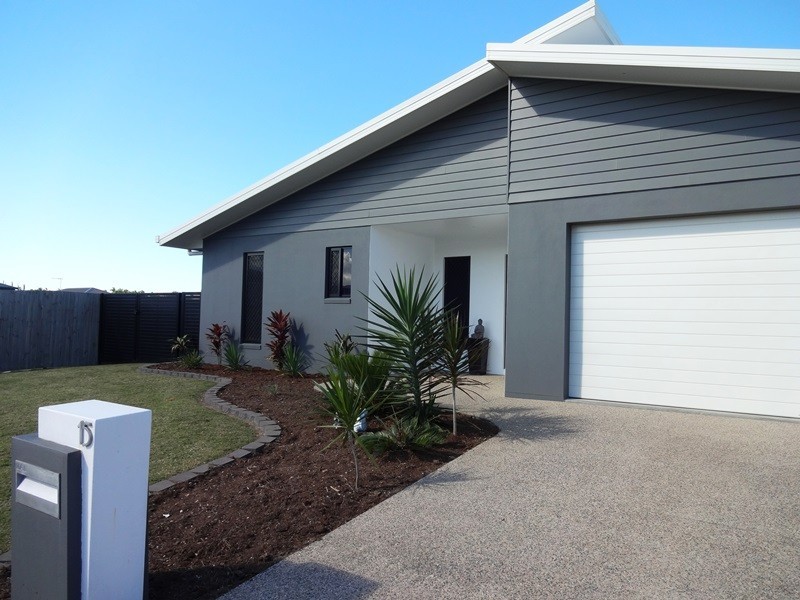 15 Rudd Street, Rural View QLD 4740