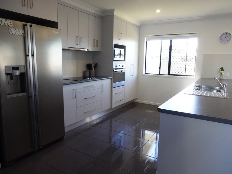 15 Rudd Street, Rural View QLD 4740