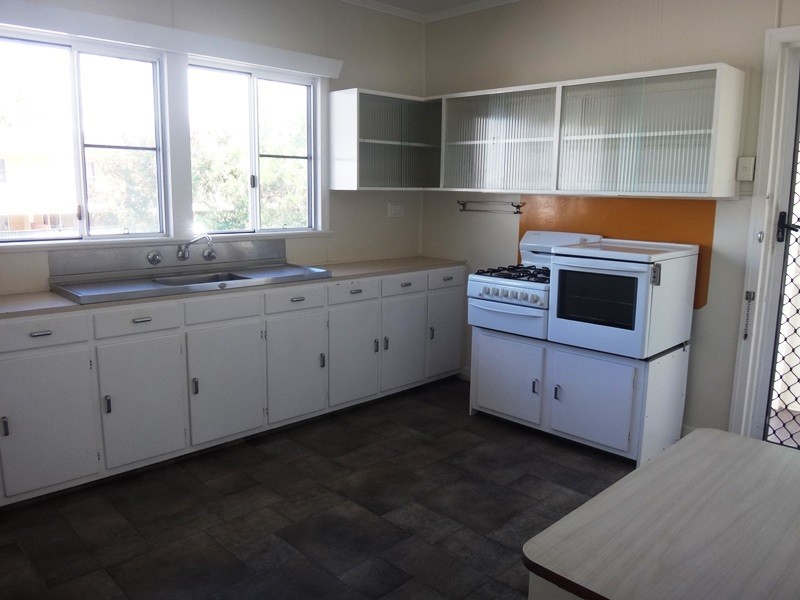 4 Kenilworth Street, South Mackay QLD 4740