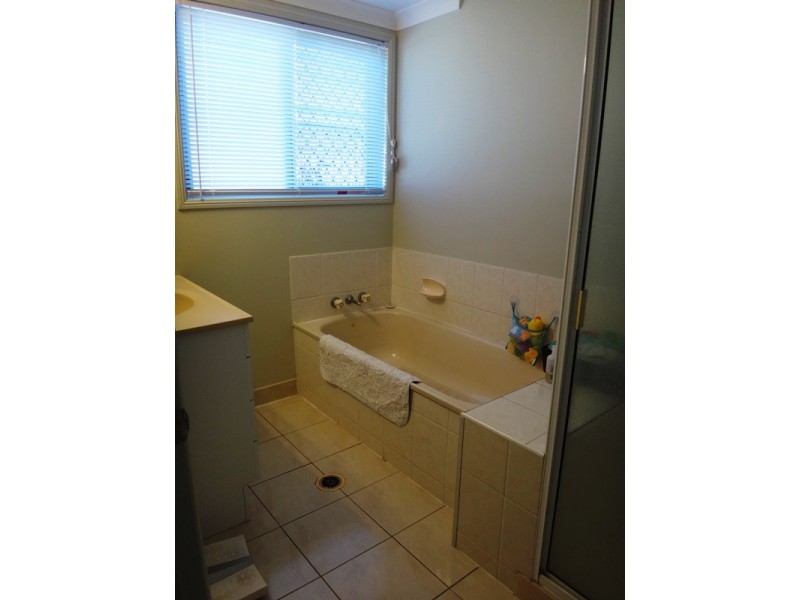 34 Broomdykes Drive, Beaconsfield QLD 4740