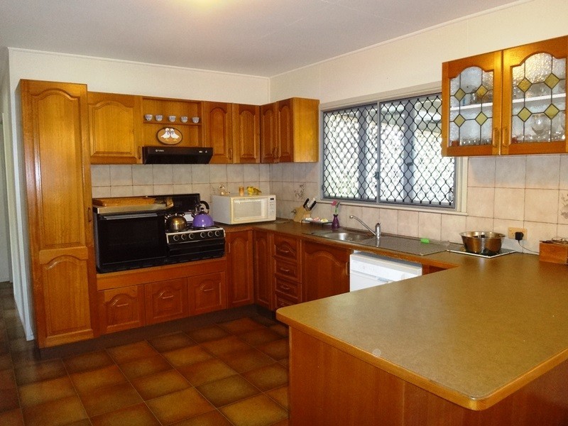 17 Emu Street, Slade Point QLD 4740