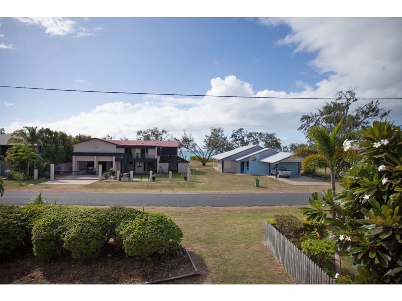 1/43 Owen Jenkins Drive, Sarina Beach QLD 4737