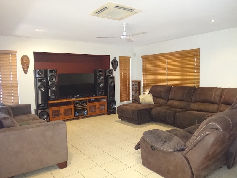 18 Seaspray Close, Shoal Point QLD 4750