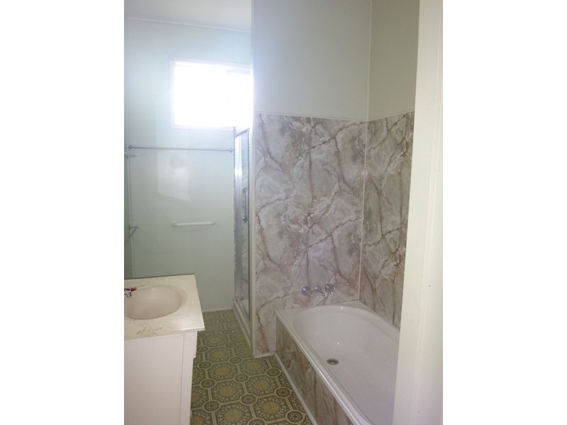 17 Adrian Street, West Mackay QLD 4740