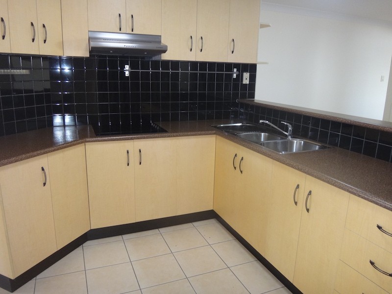 32 Vassallo Drive, Glenella QLD 4740