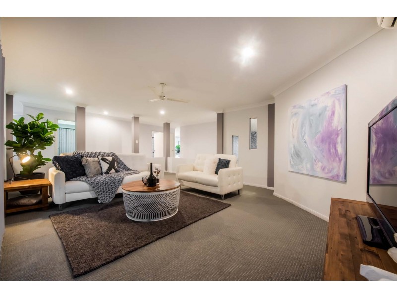 11 Cutfield Street, Glenella QLD 4740