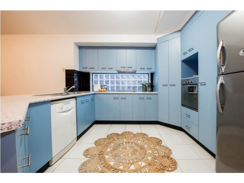 11 Cutfield Street, Glenella QLD 4740