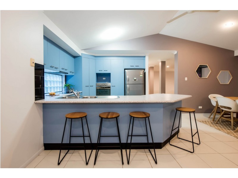 11 Cutfield Street, Glenella QLD 4740