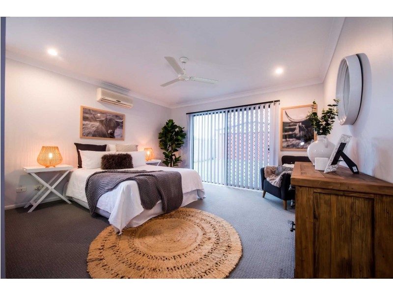 11 Cutfield Street, Glenella QLD 4740