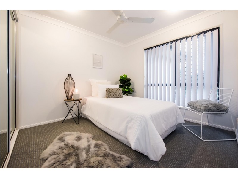 11 Cutfield Street, Glenella QLD 4740