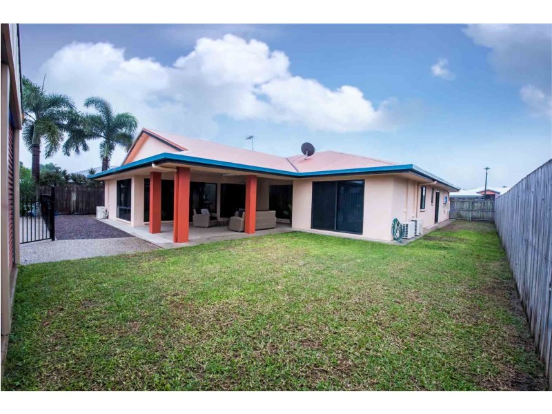 11 Cutfield Street, Glenella QLD 4740