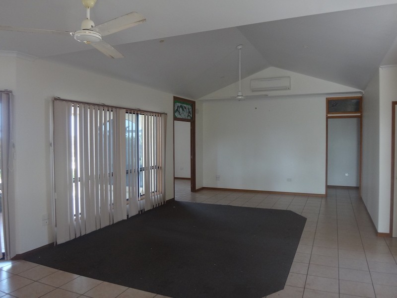 2 Palmview Court, Rural View QLD 4740