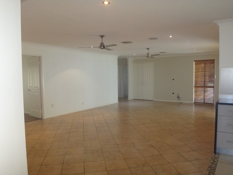 16 Urarii Cres, Shoal Point QLD 4750