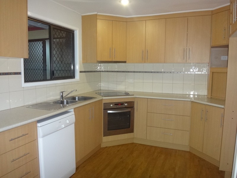 3 Viola Street, Glenella QLD 4740