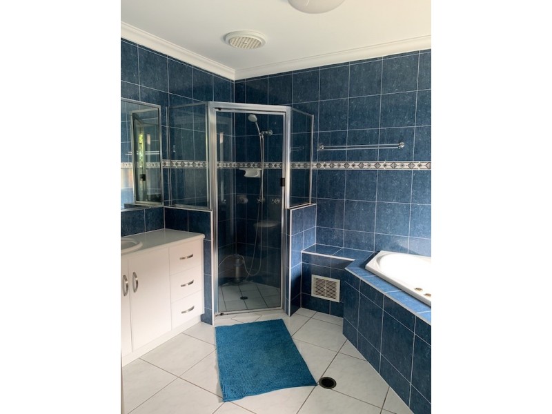 28 Centennial Drive, Glenella QLD 4740