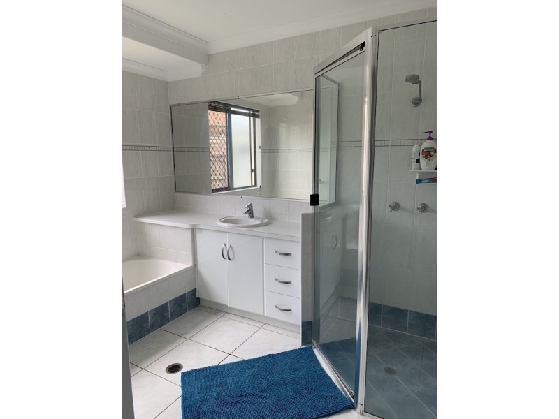 28 Centennial Drive, Glenella QLD 4740