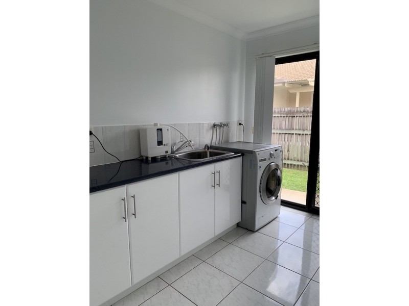 28 Centennial Drive, Glenella QLD 4740