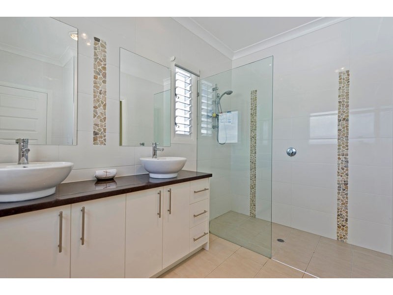 11 Windward Place, Jacobs Well QLD 4208