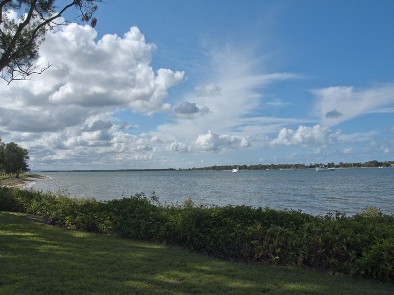 9b/10 Spinnaker Esplanade, Sandstone Point QLD 4511