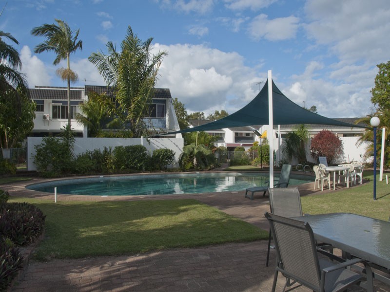 9b/10 Spinnaker Esplanade, Sandstone Point QLD 4511