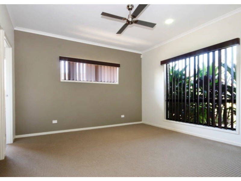 2 Echidna Place, Ningi QLD 4511