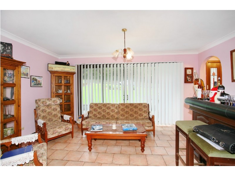 137 Bellevue Ave, Georges Hall NSW 2198