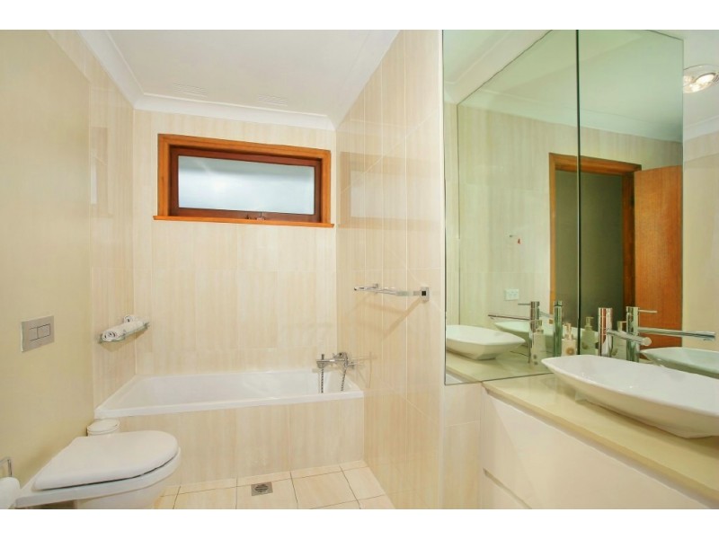 14 Hoys Rd, Lansvale NSW 2166