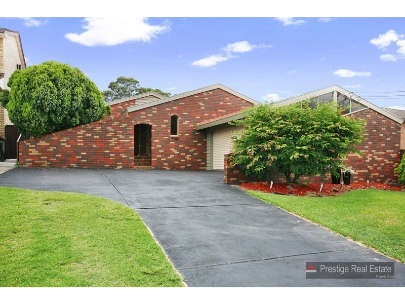 49 Carnavon Cr, Georges Hall NSW 2198