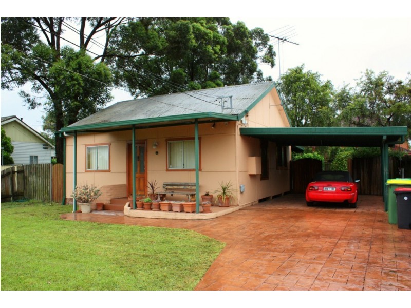 4 Rabaul Rd, Georges Hall NSW 2198