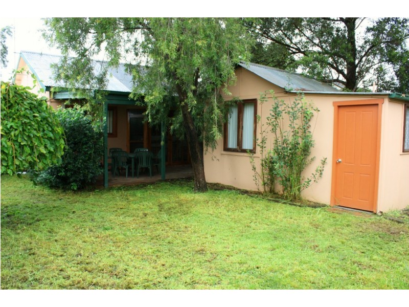 4 Rabaul Rd, Georges Hall NSW 2198