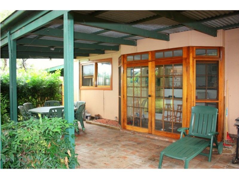 4 Rabaul Rd, Georges Hall NSW 2198