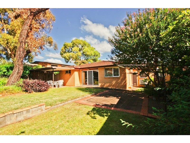18 Sevenoaks Cr, Bass Hill NSW 2197