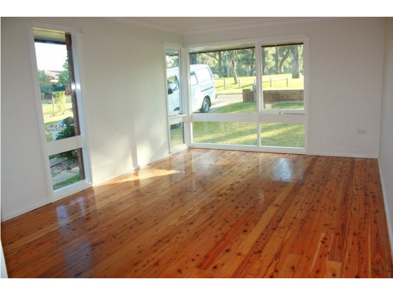 15 Ayres Cr, Georges Hall NSW 2198