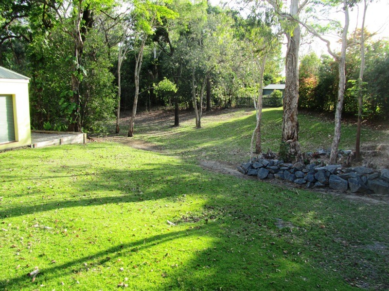 39 Clifton Road, Clifton Beach QLD 4879