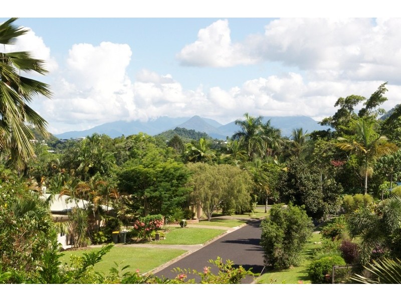 12 Forum Close, Mooroobool QLD 4870