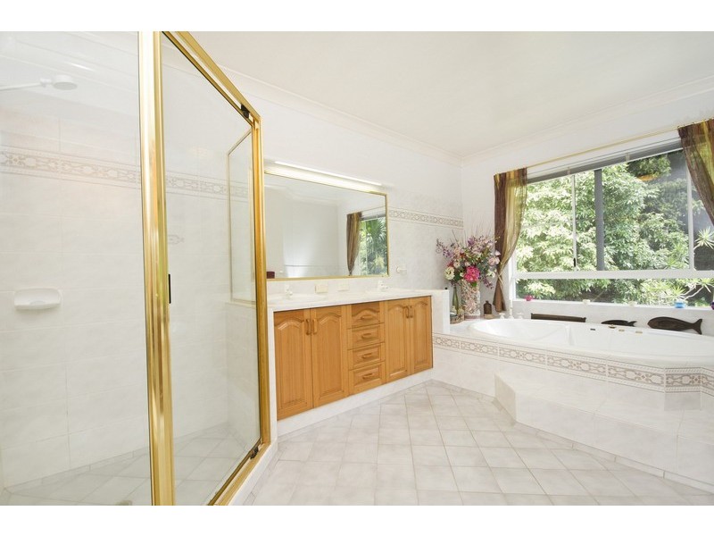 12 Forum Close, Mooroobool QLD 4870