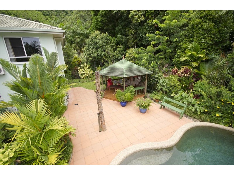 12 Forum Close, Mooroobool QLD 4870