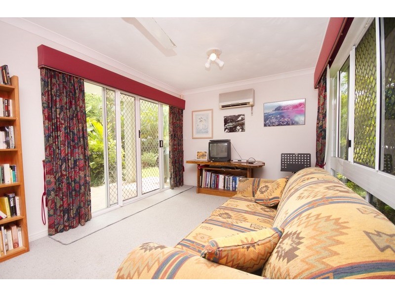 12 Forum Close, Mooroobool QLD 4870