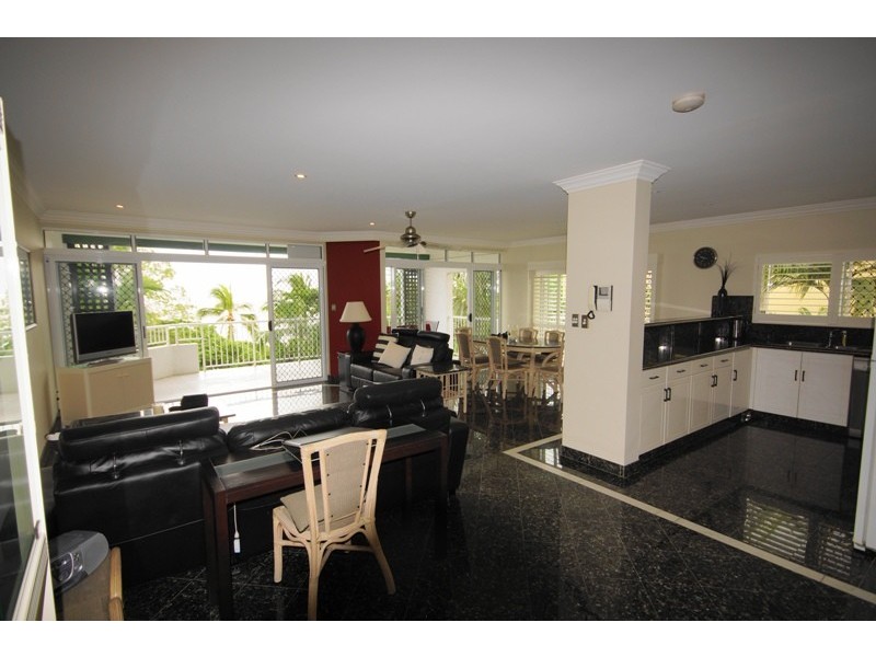 9/61 Vasey Esplanade, Trinity Beach QLD 4879