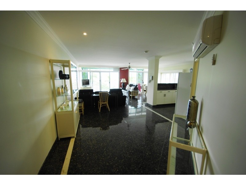 9/61 Vasey Esplanade, Trinity Beach QLD 4879