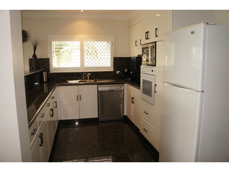 9/61 Vasey Esplanade, Trinity Beach QLD 4879