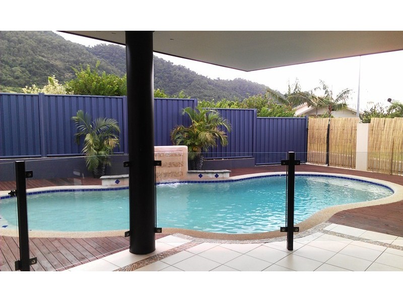 17 Lucy Close, Kanimbla QLD 4870