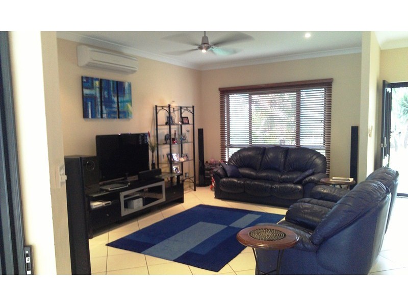 17 Lucy Close, Kanimbla QLD 4870