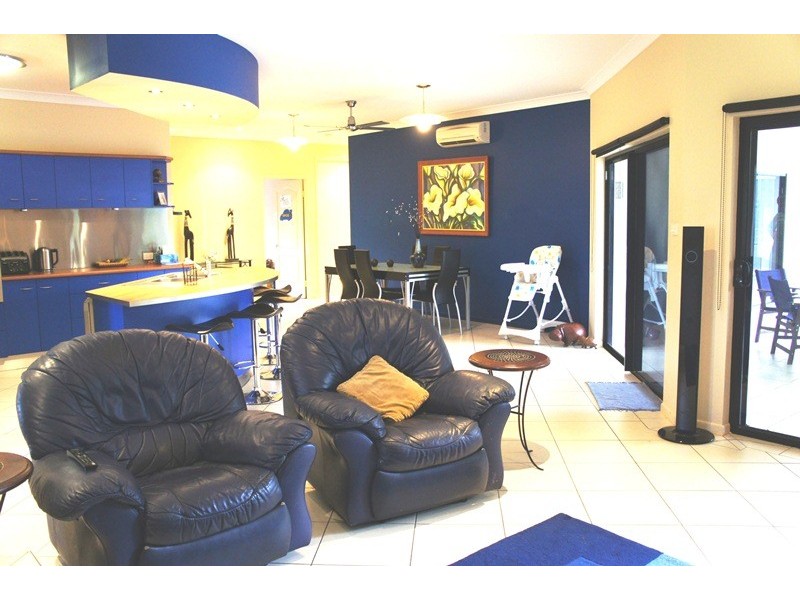 17 Lucy Close, Kanimbla QLD 4870