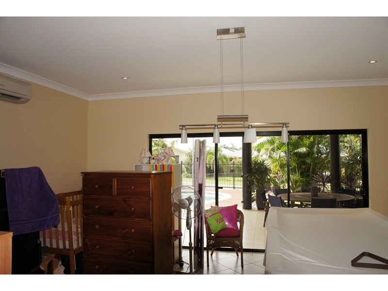 17 Lucy Close, Kanimbla QLD 4870