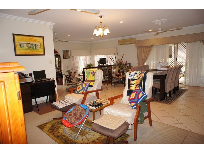 34 Nell Close, Kanimbla QLD 4870